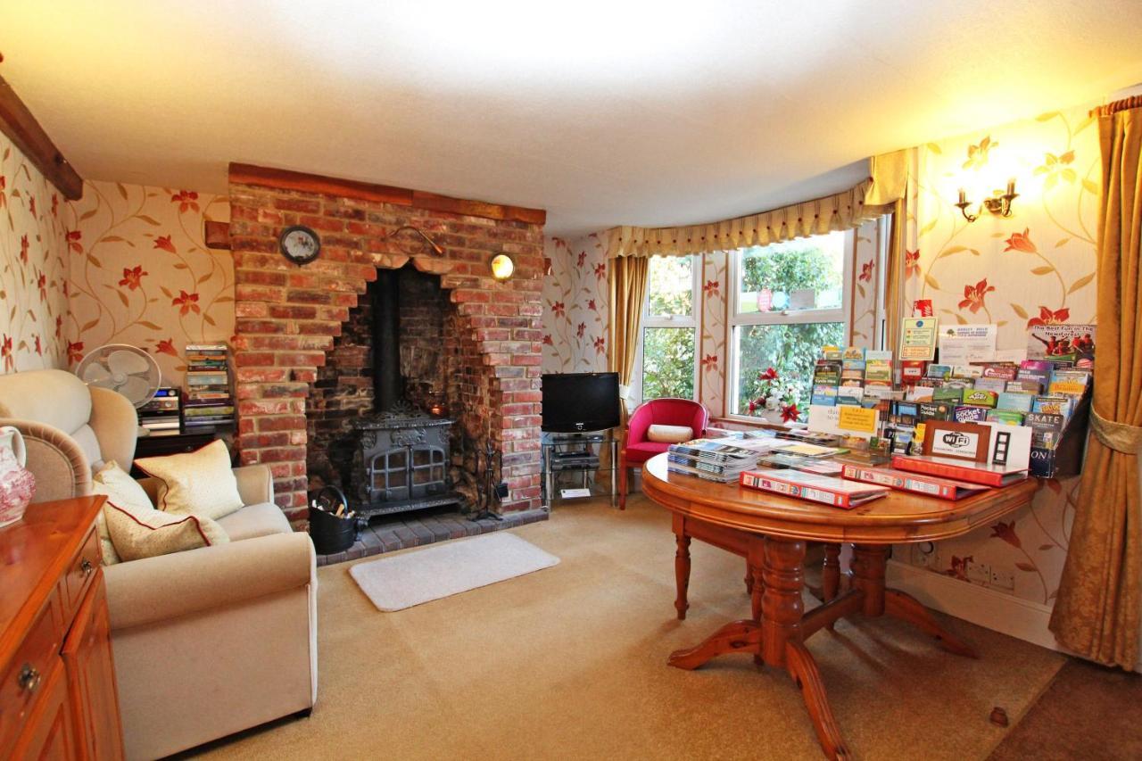 Twin Oaks Guest House Cadnam Esterno foto