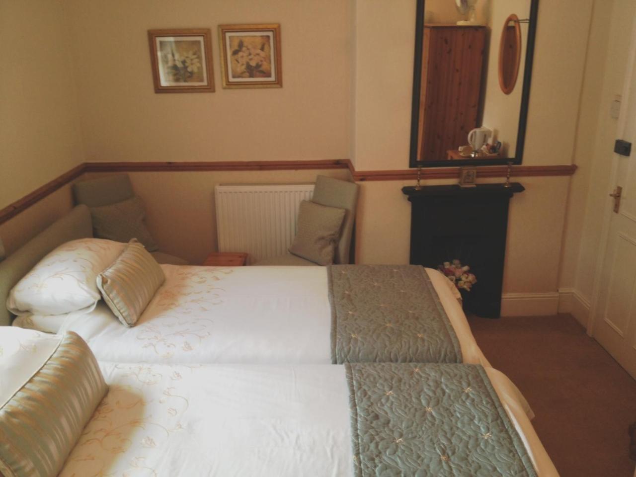 Twin Oaks Guest House Cadnam Esterno foto